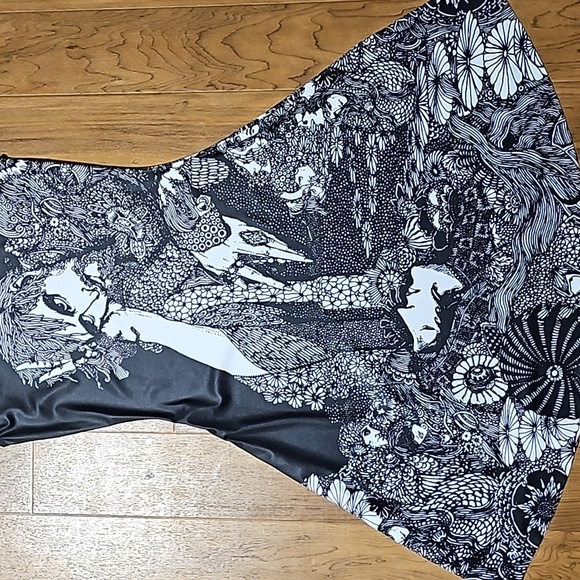 Blackmilk Morella Dress - Picture 3 of 10